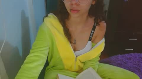 Snapshot of luna_rios69 chatting on October 11, 7:23 pm luna_rios69 online show from October 11, 7:23 pm