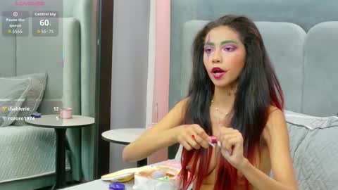 Snapshot of luna_roja25 chatting on October 8, 10:51 pm LUNA online show from October 8, 10:51 pm