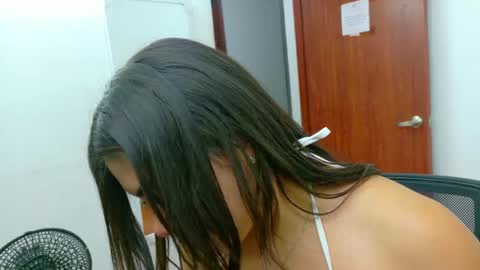 luna_rousse26 online show from May 11, 2:45 pm