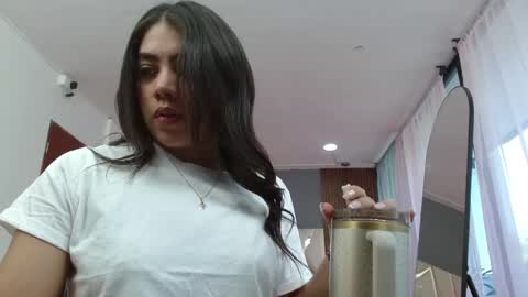 luna_rousse26 online show from May 13, 1:30 pm