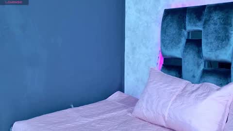 luna_sophya online show from September 27, 11:48 am