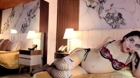 Snapshot of luna_star__18 chatting on November 1, 11:56 am A M M Y online show from November 1, 11:56 am