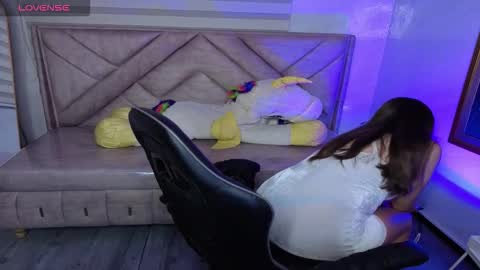 Snapshot of luna_star_v chatting on November 6, 3:40 am Live 1000pm 600am COLOMBIAN HOUR online show from November 6, 3:40 am