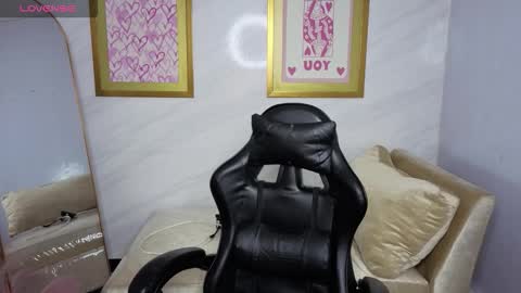 Snapshot of luna_star_v chatting on November 7, 3:28 am Live 1000pm 600am COLOMBIAN HOUR online show from November 7, 3:28 am