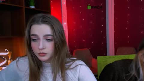 Snapshot of luna_tin chatting on November 18, 5:45 am Luna online show from November 18, 5:45 am