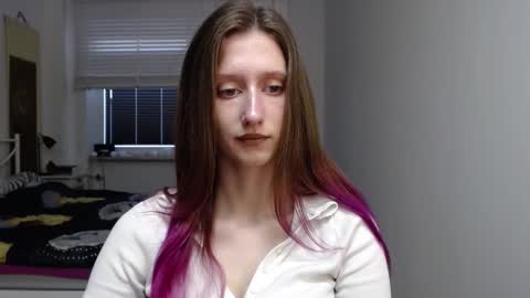 L U N A  online show from November 6, 6:58 am