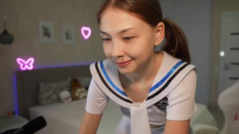 Snapshot of luna_yung chatting on May 6, 5:40 pm Sweet Luna online show from May 6, 5:40 pm