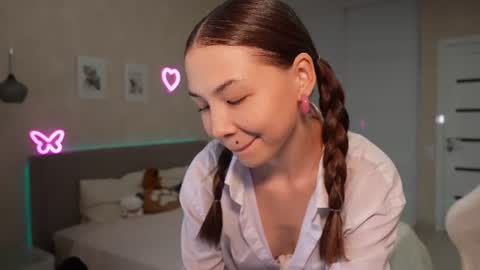 Snapshot of luna_yung chatting on July 2, 5:52 pm Sweet Luna online show from July 2, 5:52 pm
