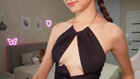 Snapshot of luna_yung chatting on July 12, 5:04 pm Sweet Luna online show from July 12, 5:04 pm