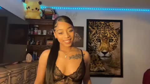 Snapshot of lunaa_11 chatting on December 16, 5:49 am lunaa_11 online show from December 16, 5:49 am