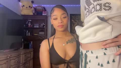 Snapshot of lunaa_11 chatting on February 14, 8:42 am lunaa_11 online show from February 14, 8:42 am