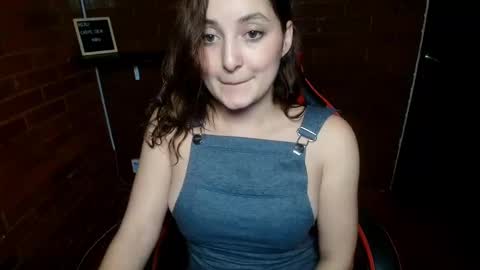 Snapshot of lunaa_m_ chatting on February 18, 12:26 am lunaa_m_ online show from February 18, 12:26 am