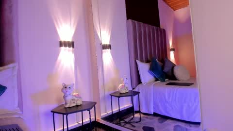 lunaa_moonn online show from May 29, 7:23 pm