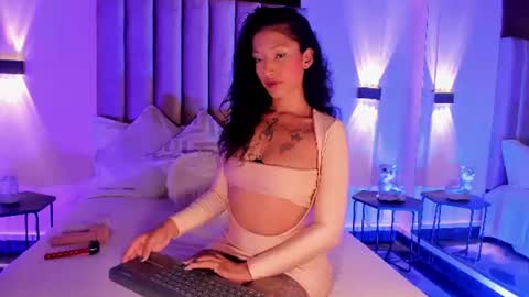lunaa_moonn online show from July 22, 7:38 pm