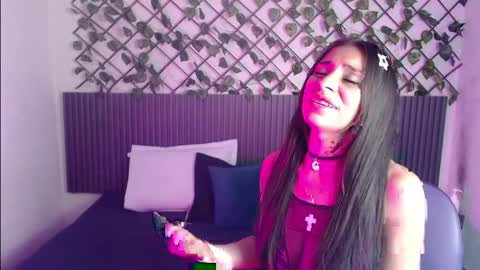 Snapshot of lunaaa_07 chatting on April 9, 4:23 am lunaaa_07 online show from April 9, 4:23 am