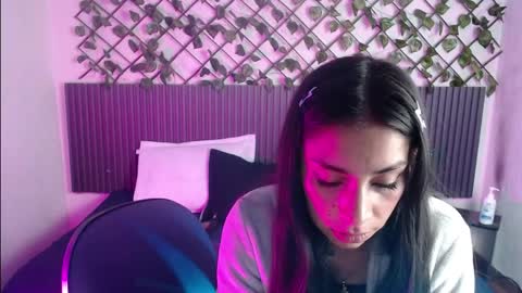 Snapshot of lunaaa_07 chatting on April 9, 10:53 am lunaaa_07 online show from April 9, 10:53 am