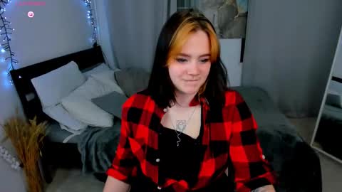 Snapshot of lunaali chatting on October 6, 4:59 pm Li online show from October 6, 4:59 pm