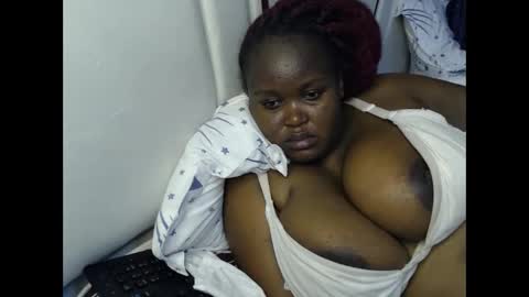 lunabloom01 online show from January 17, 9:29 pm