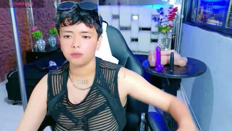 lunabustygirl online show from December 4, 4:55 am