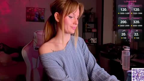 Snapshot of lunacyy chatting on April 9, 9:42 pm Britney online show from April 9, 9:42 pm