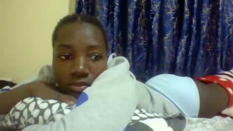 lunah_kitty online show from April 18, 2:37 am