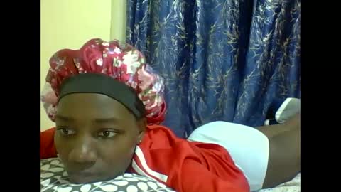 lunah_kitty online show from May 2, 7:52 pm
