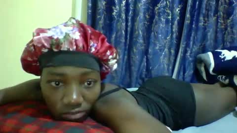 lunah_kitty online show from May 11, 4:40 am