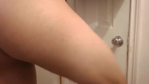 lunaisgod online show from January 4, 7:45 am