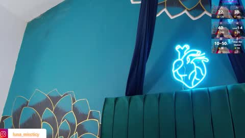 Luna online show from October 25, 8:03 pm