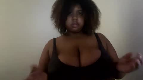 lunamoth00 online show from February 13, 8:05 pm