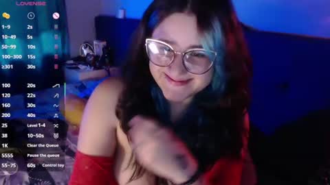 Snapshot of lunapalmer01 chatting on July 7, 12:31 pm Julieth online show from July 7, 12:31 pm
