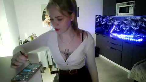 lunapeony online show from February 9, 3:49 pm