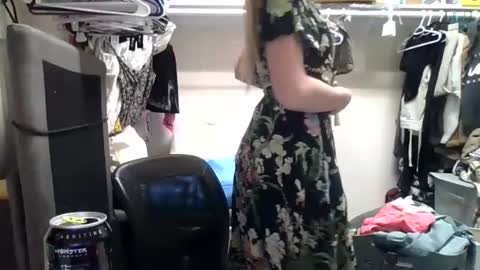 Snapshot of lunapixie2020 chatting on February 4, 8:35 am lunapixie2020 online show from February 4, 8:35 am