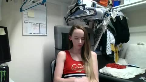 Snapshot of lunapixie2020 chatting on February 9, 9:16 am lunapixie2020 online show from February 9, 9:16 am