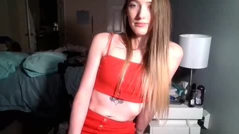 Snapshot of lunapixie2020 chatting on February 26, 2:04 am lunapixie2020 online show from February 26, 2:04 am