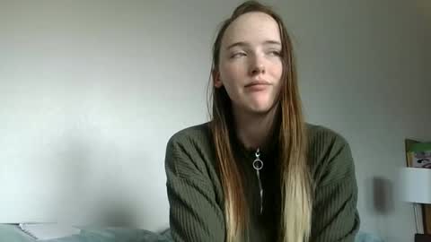 Snapshot of lunapixie2020 chatting on September 15, 7:25 pm lunapixie2020 online show from September 15, 7:25 pm