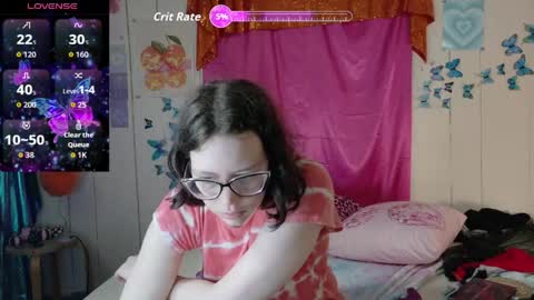 Snapshot of lunaquinn45 chatting on June 5, 3:18 pm lunaquinn45 online show from June 5, 3:18 pm