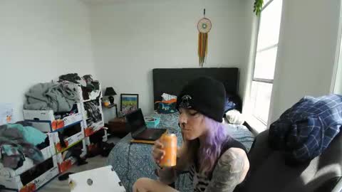 Snapshot of lunaraccoona chatting on May 22, 5:40 pm lunaraccoona online show from May 22, 5:40 pm