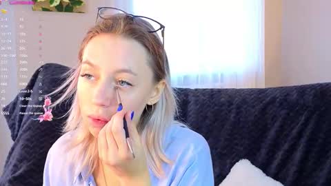 Snapshot of lunariabliss chatting on September 20, 2:40 pm Kelly online show from September 20, 2:40 pm