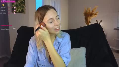 Snapshot of lunariabliss chatting on October 11, 2:37 pm Kelly online show from October 11, 2:37 pm