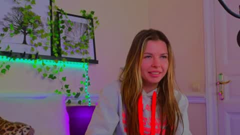 Luna Rishi online show from January 17, 1:03 pm