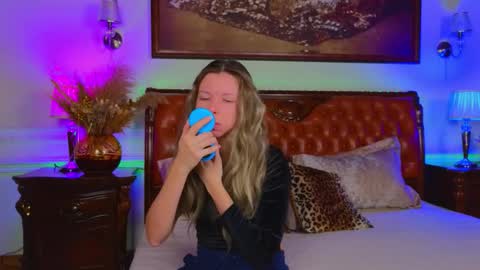 Luna Rishi online show from November 28, 6:27 am