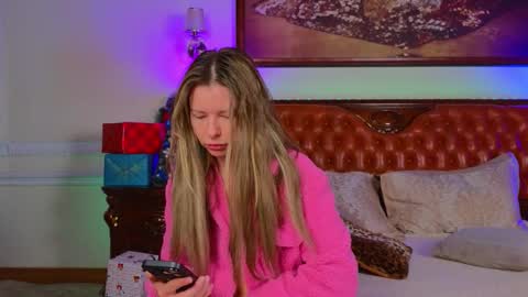 Luna Rishi online show from December 15, 6:06 am