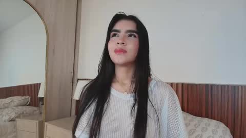 Snapshot of lunarousse_ chatting on May 24, 2:05 am Luna Rousse online show from May 24, 2:05 am