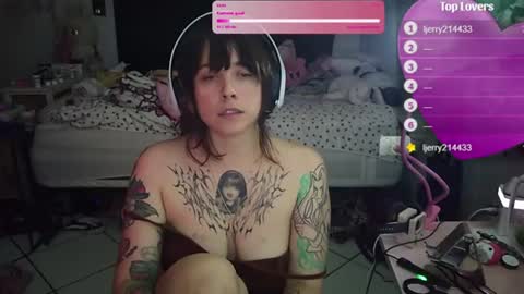 lunarqueen420 online show from June 27, 6:29 am