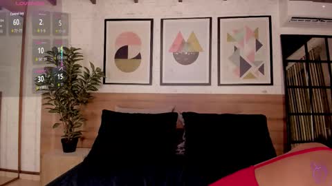 Luna Ruso  online show from November 9, 7:45 pm