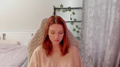 Snapshot of lunatale chatting on September 18, 7:10 am Kate online show from September 18, 7:10 am