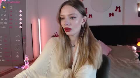 LunaticaBae online show from January 18, 2:26 am