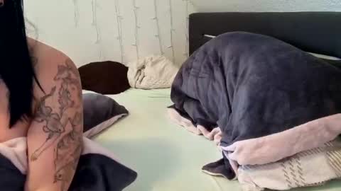 Snapshot of lunaticminx chatting on December 15, 10:50 am Luna powered by bitch dust online show from December 15, 10:50 am