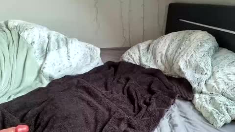 Snapshot of lunaticminx chatting on January 18, 3:38 pm Luna powered by bitch dust online show from January 18, 3:38 pm